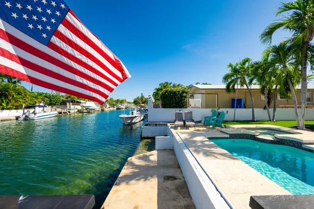 $2,700,000 | 16 Azalea Drive, Key West, FL 33040