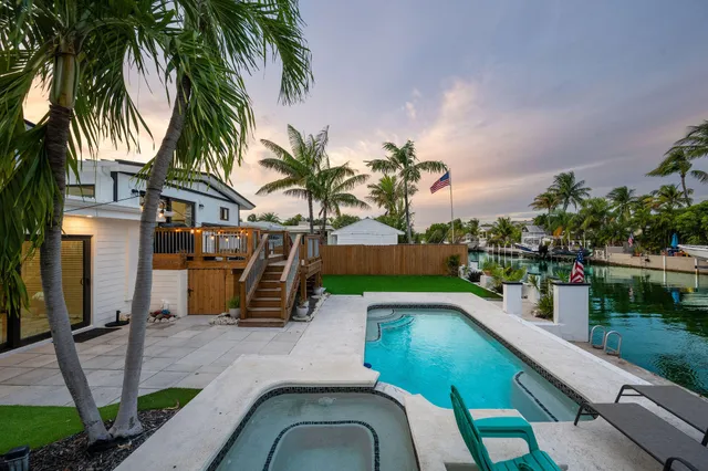 $2,700,000 | 16 Azalea Drive, Key West, FL 33040