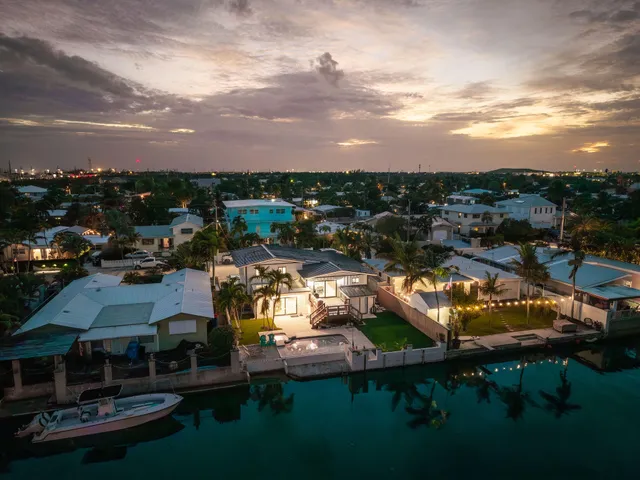 $2,700,000 | 16 Azalea Drive, Key West, FL 33040