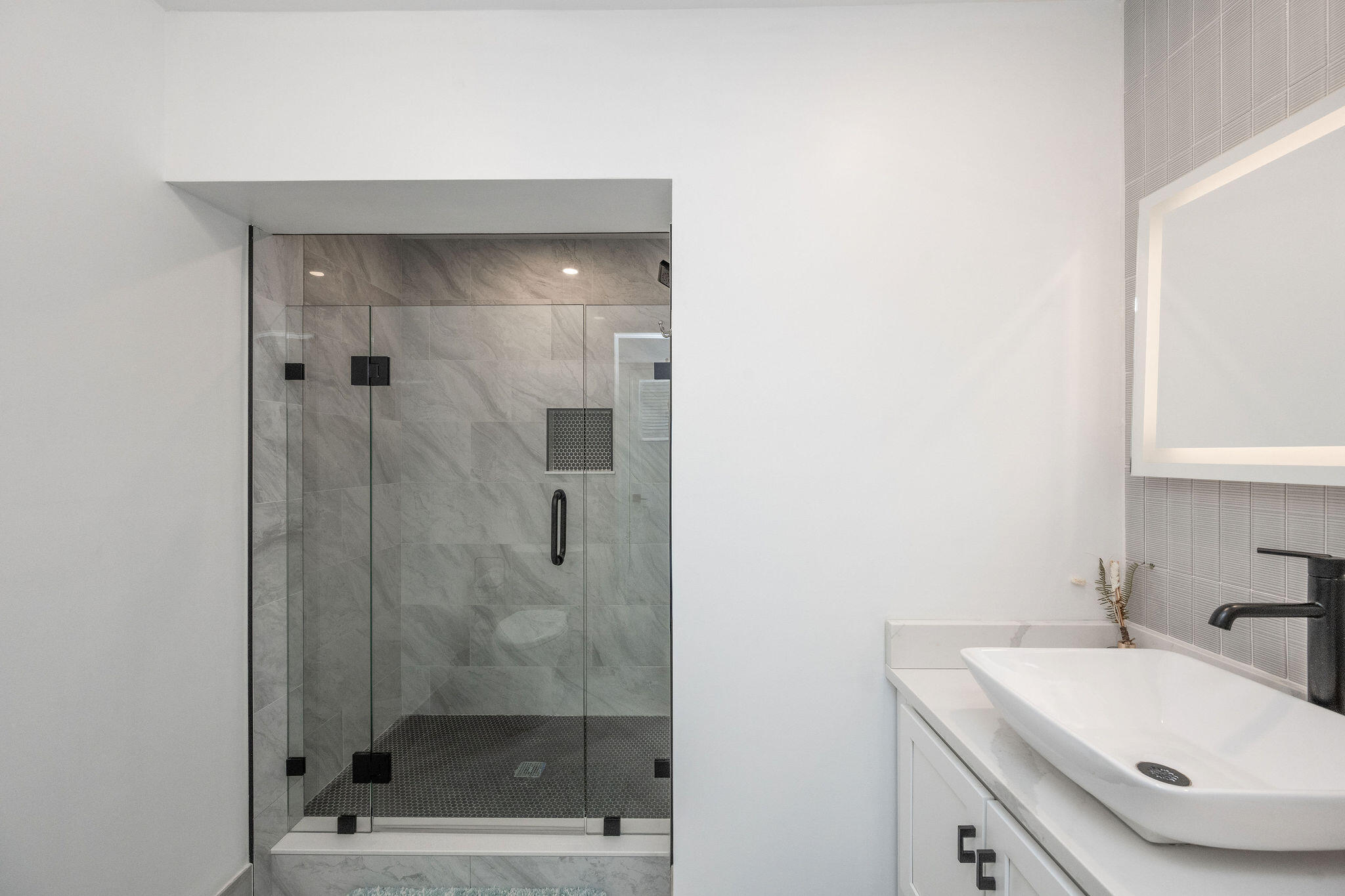 16 Azalea Drive Key Haven, FL 33040 - Photo 10 of 79 Bathroom