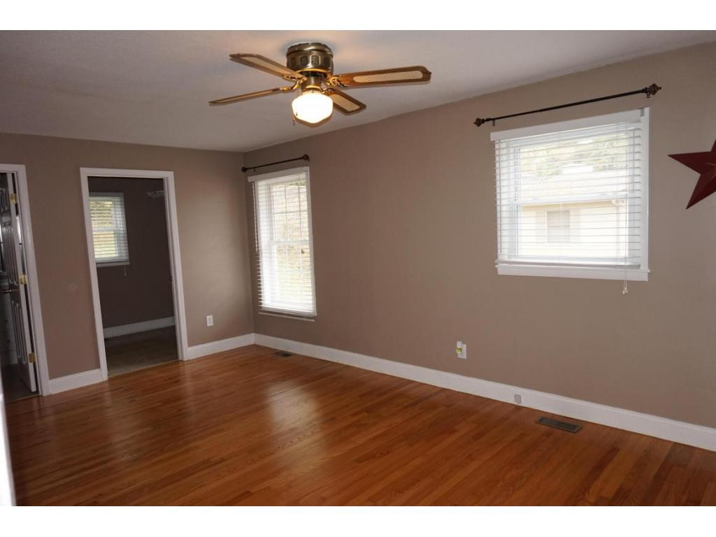 506 Ferndale Road Johnson City, TN 37604 - Photo 11 of 24 MASTER BEDROOM