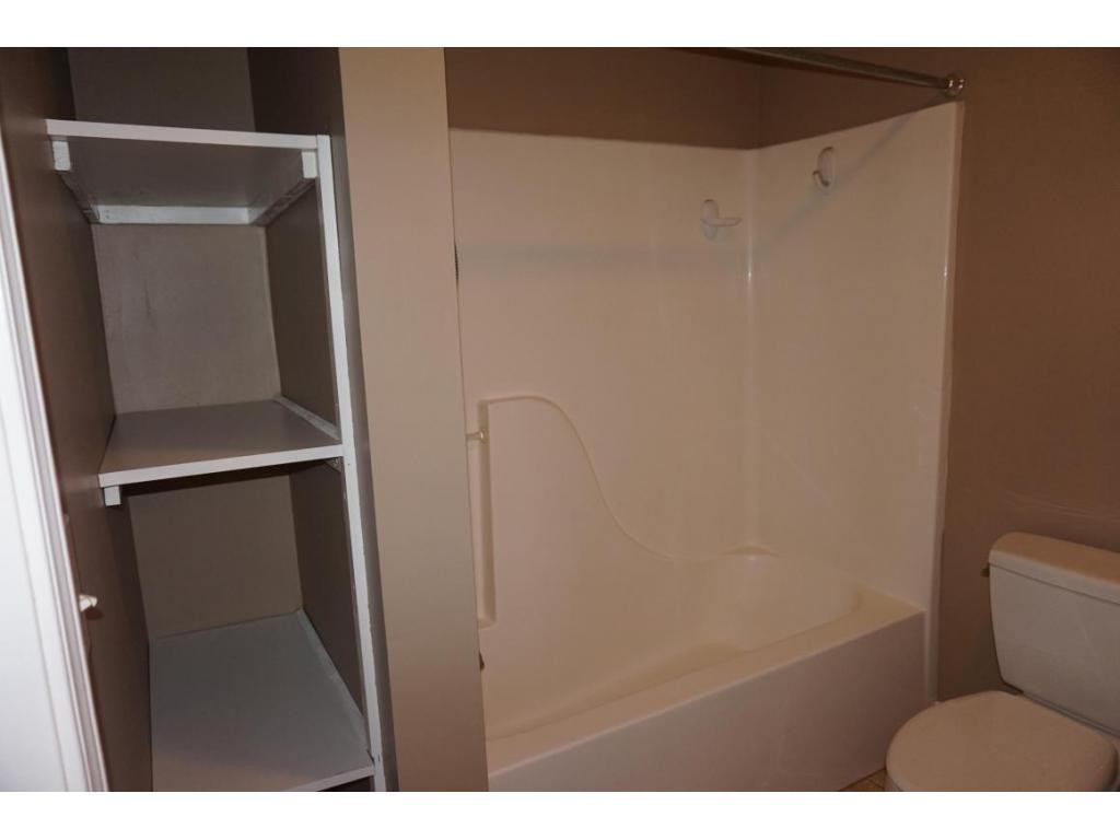506 Ferndale Road Johnson City, TN 37604 - Photo 14 of 24 MASTER BATHROOM