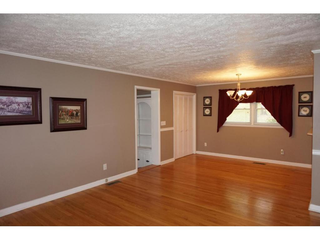 506 Ferndale Road Johnson City, TN 37604 - Photo 2 of 24 DINING ROOM