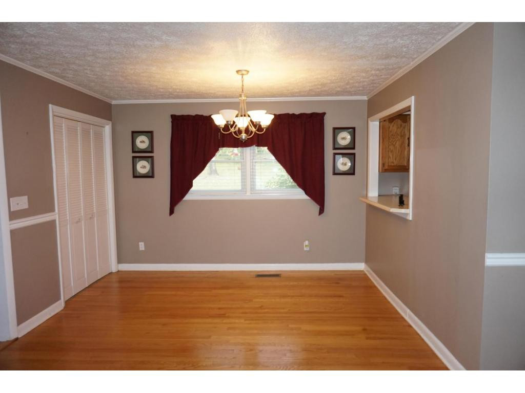 506 Ferndale Road Johnson City, TN 37604 - Photo 3 of 24 DINING ROOM