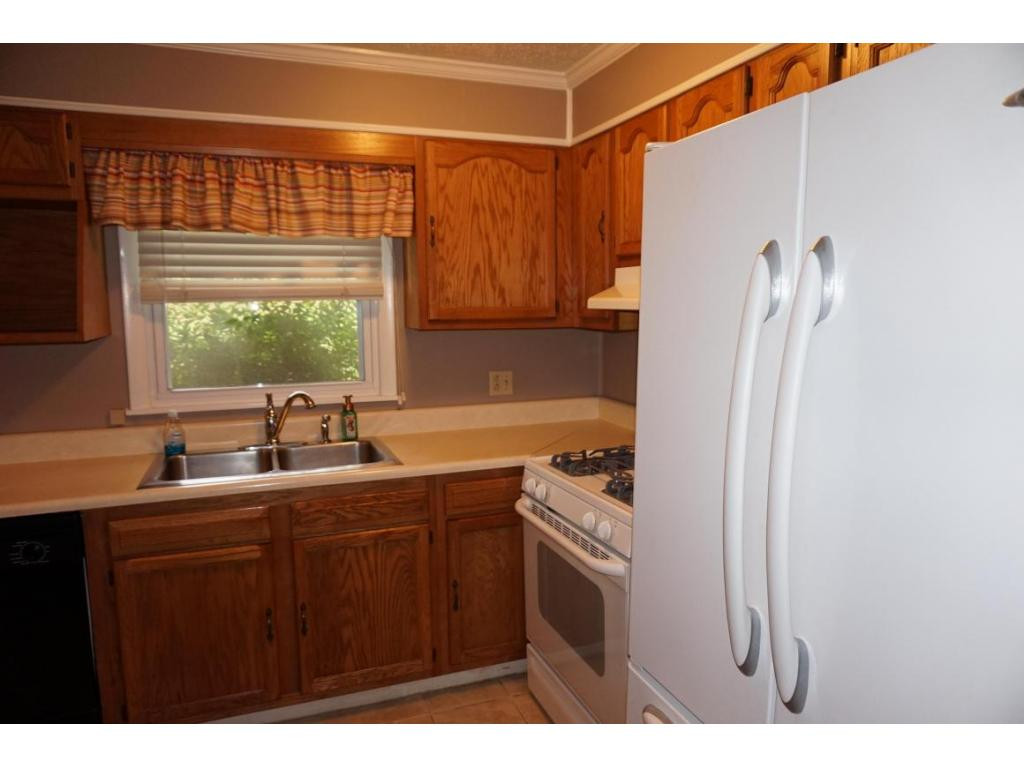 506 Ferndale Road Johnson City, TN 37604 - Photo 7 of 24 KITCHEN