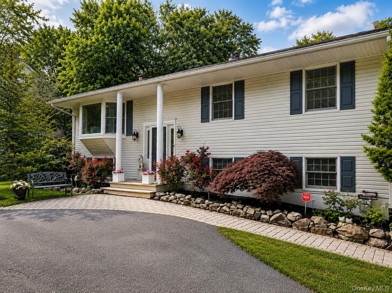111 Ludvigh Road Bardonia, NY 10954 - Photo 2 of 44 Circular Driveway