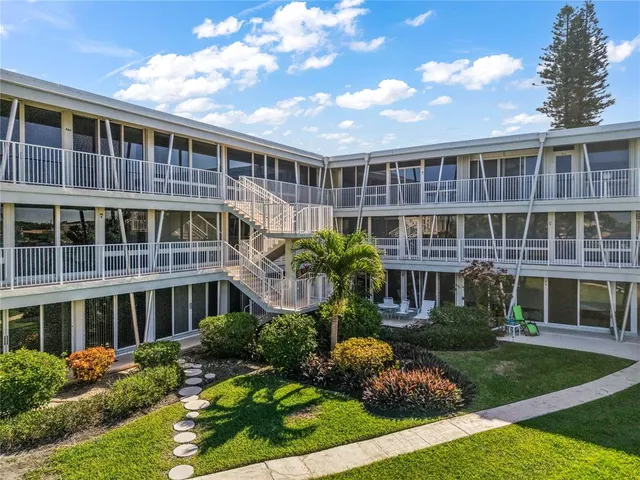 $474,999 | 1221 Hillsboro Mile, Unit 39B, Hillsboro Beach, FL 33062