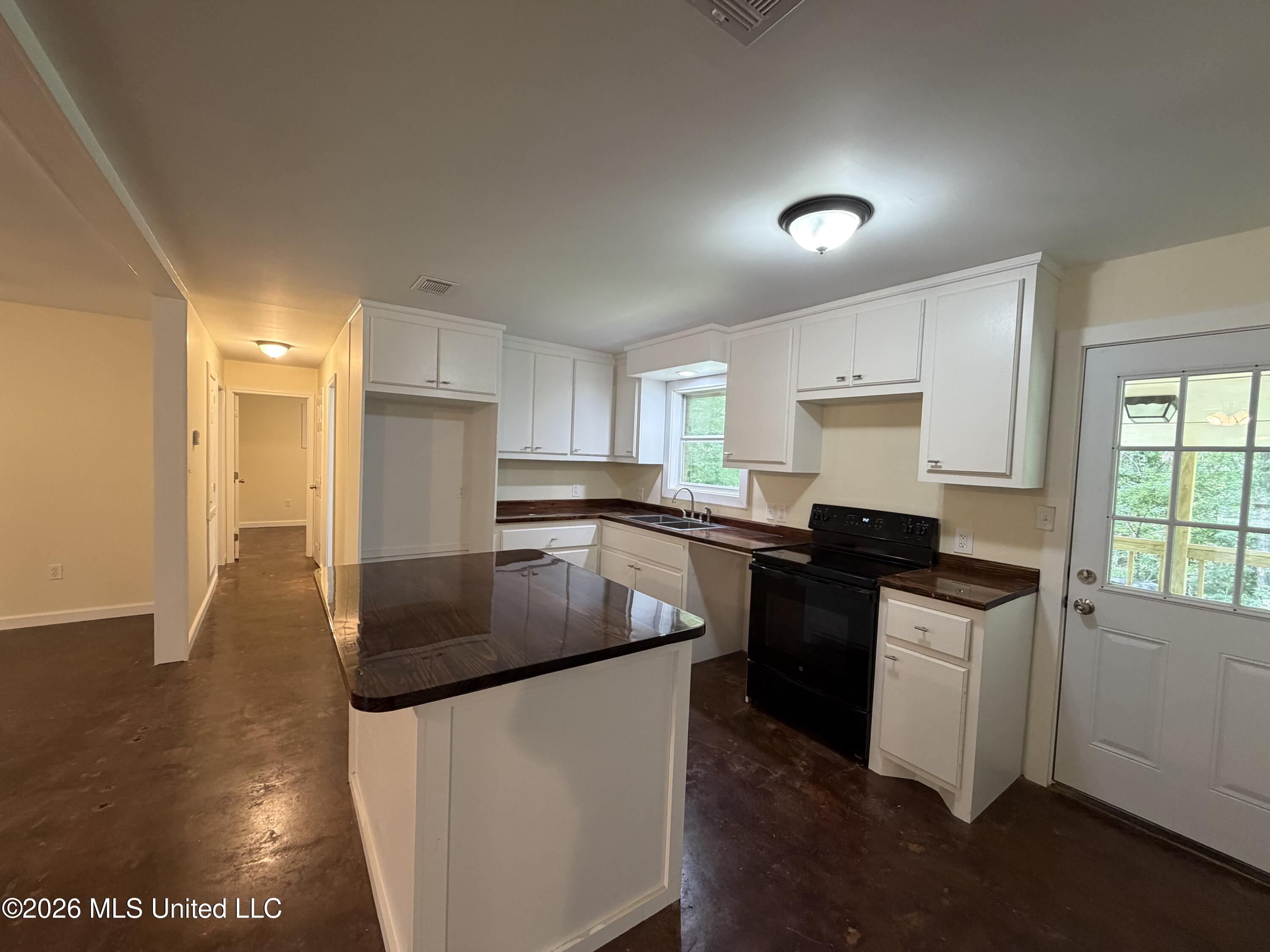 2159 Sunny Lane Road Benton, MS 39039 - Photo 10 of 21 IMG_0244