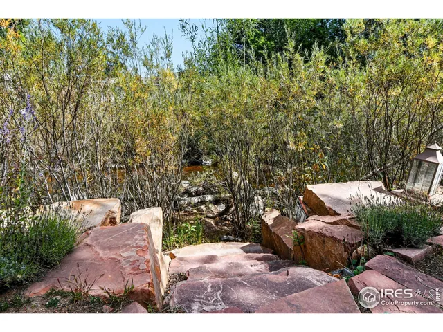 a view of outdoor space