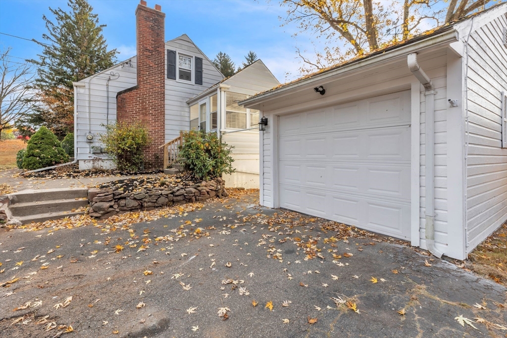 29 Hampden Road East Longmeadow, MA 01028 - Photo 4 of 26 Gallery Image 4