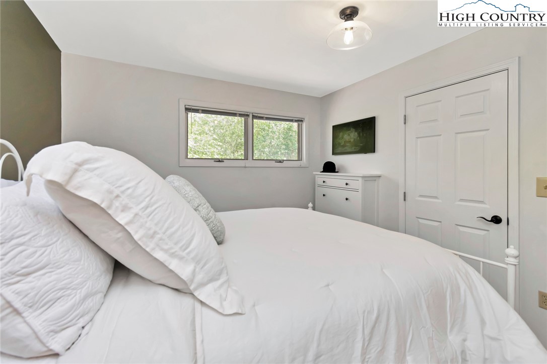 91 Red Oak Road Newland, NC 28657 - Photo 31 of 50