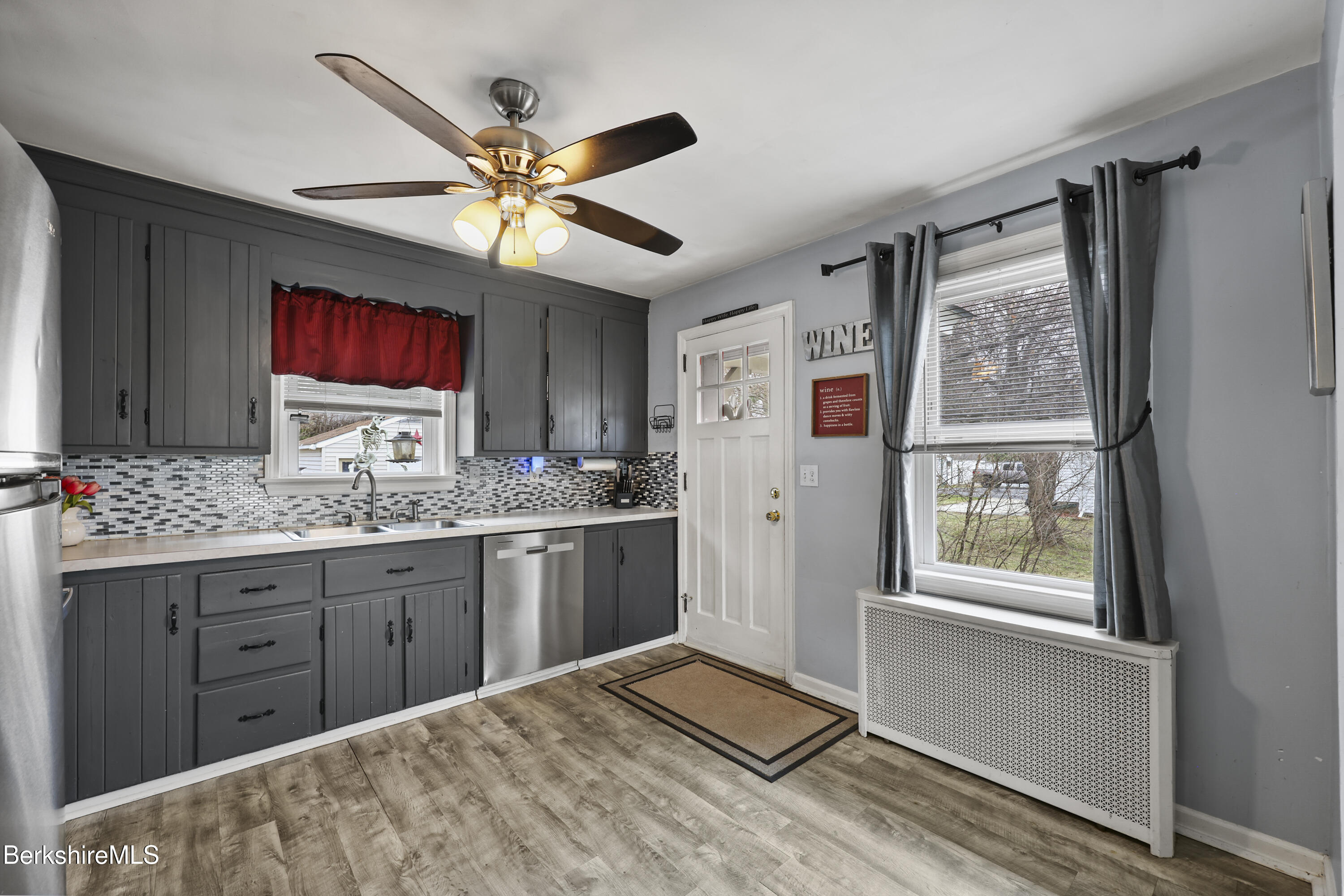 322 Cheshire Road Pittsfield, MA 01201 - Photo 11 of 31 Kitchen