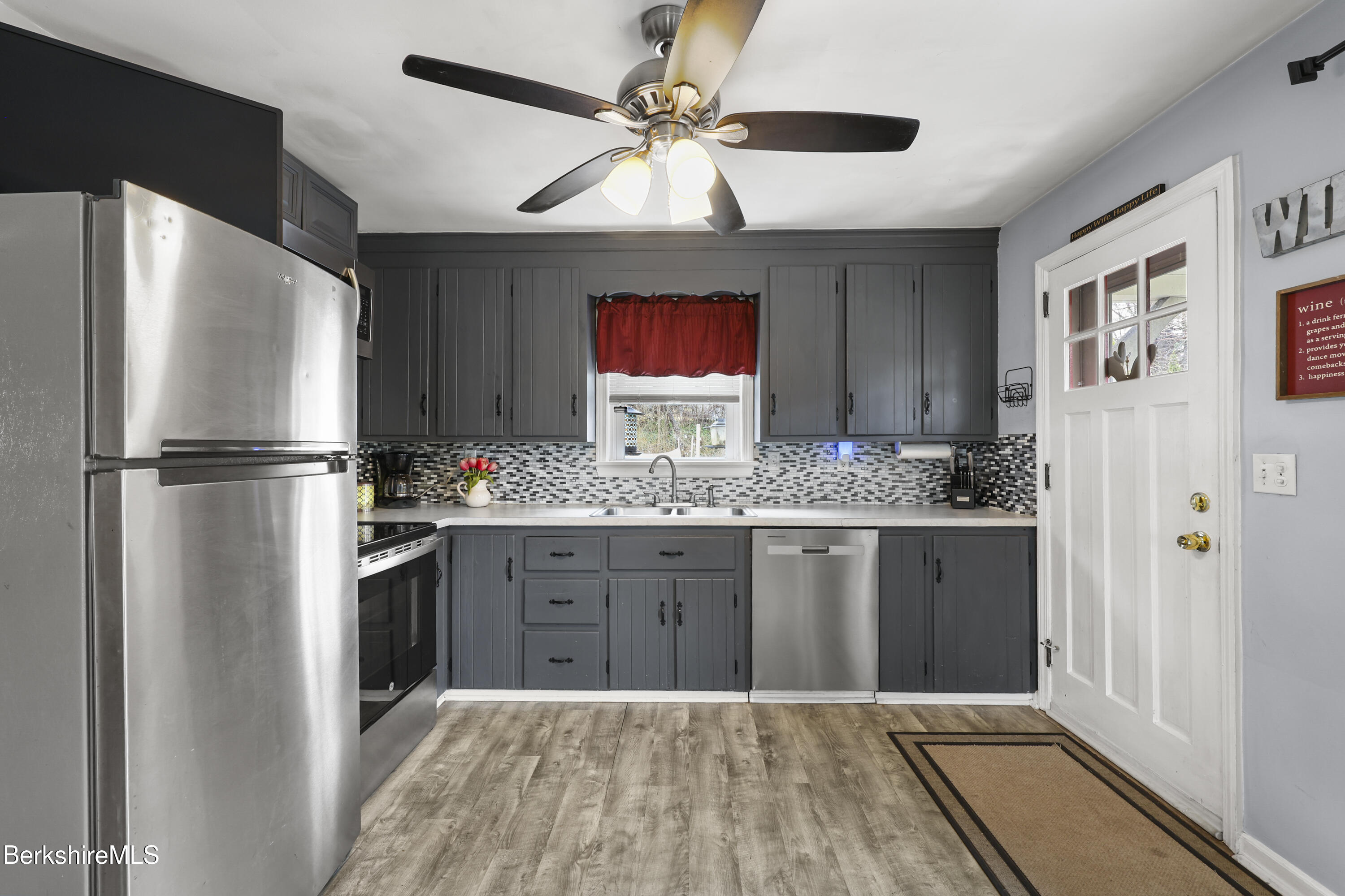 322 Cheshire Road Pittsfield, MA 01201 - Photo 12 of 31 Kitchen