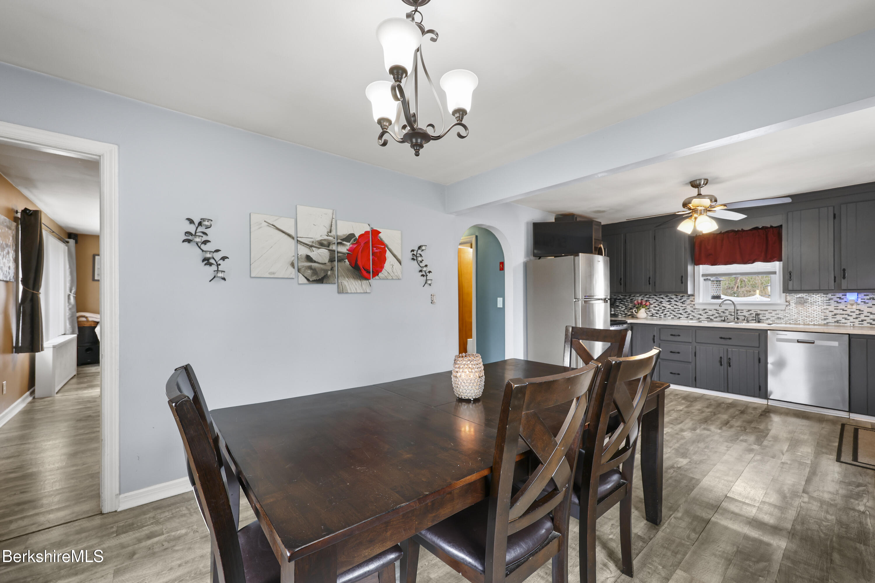 322 Cheshire Road Pittsfield, MA 01201 - Photo 16 of 31 Dining Room