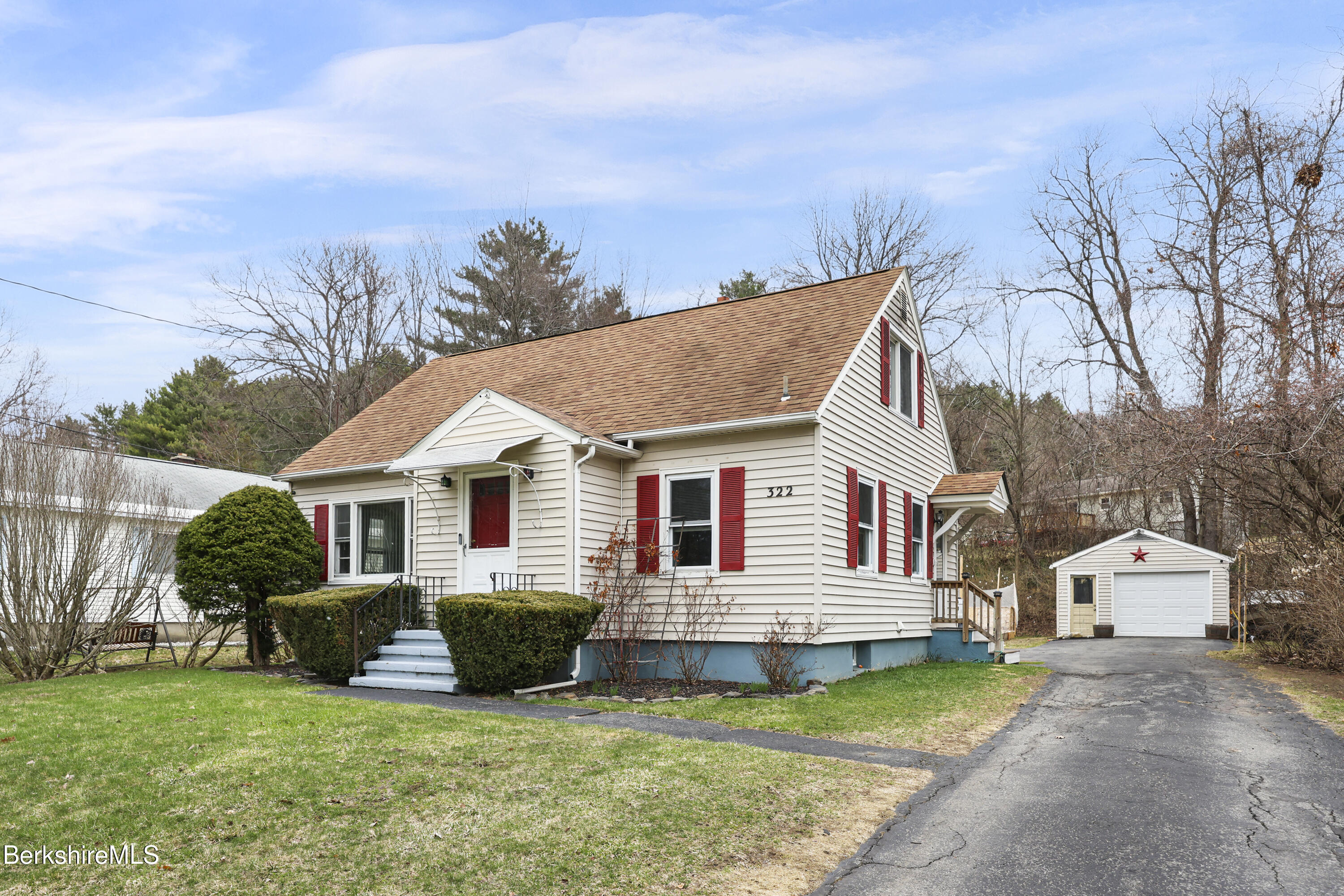 322 Cheshire Road Pittsfield, MA 01201 - Photo 2 of 31 Exterior Front