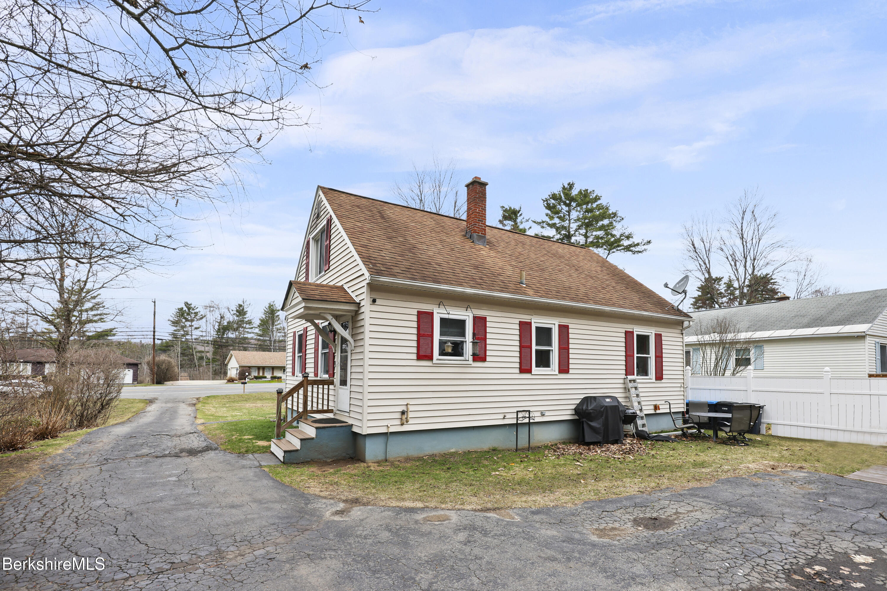 322 Cheshire Road Pittsfield, MA 01201 - Photo 26 of 31 Exterior Back