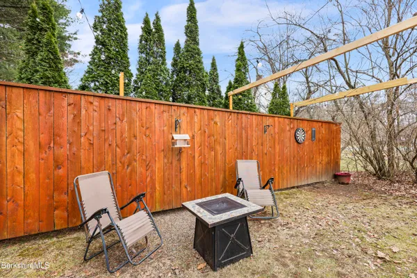 $289,900 | 322 Cheshire Road, Pittsfield, MA 01201