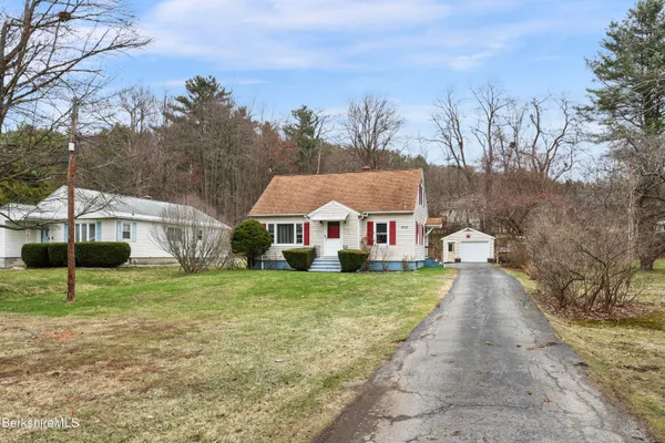 $289,900 | 322 Cheshire Road, Pittsfield, MA 01201