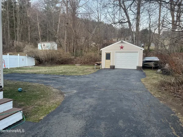 $289,900 | 322 Cheshire Road, Pittsfield, MA 01201