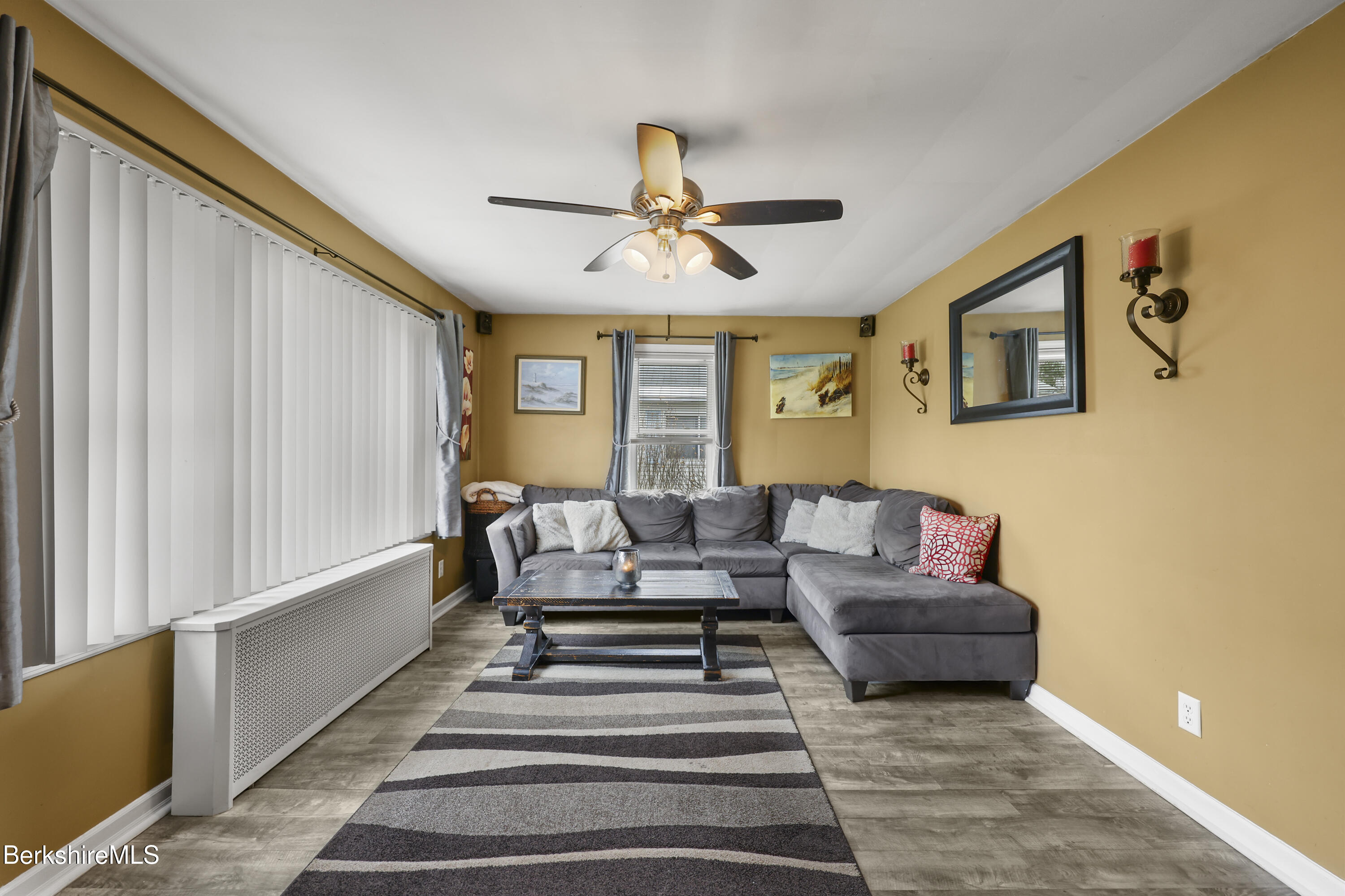322 Cheshire Road Pittsfield, MA 01201 - Photo 7 of 31 Living Room