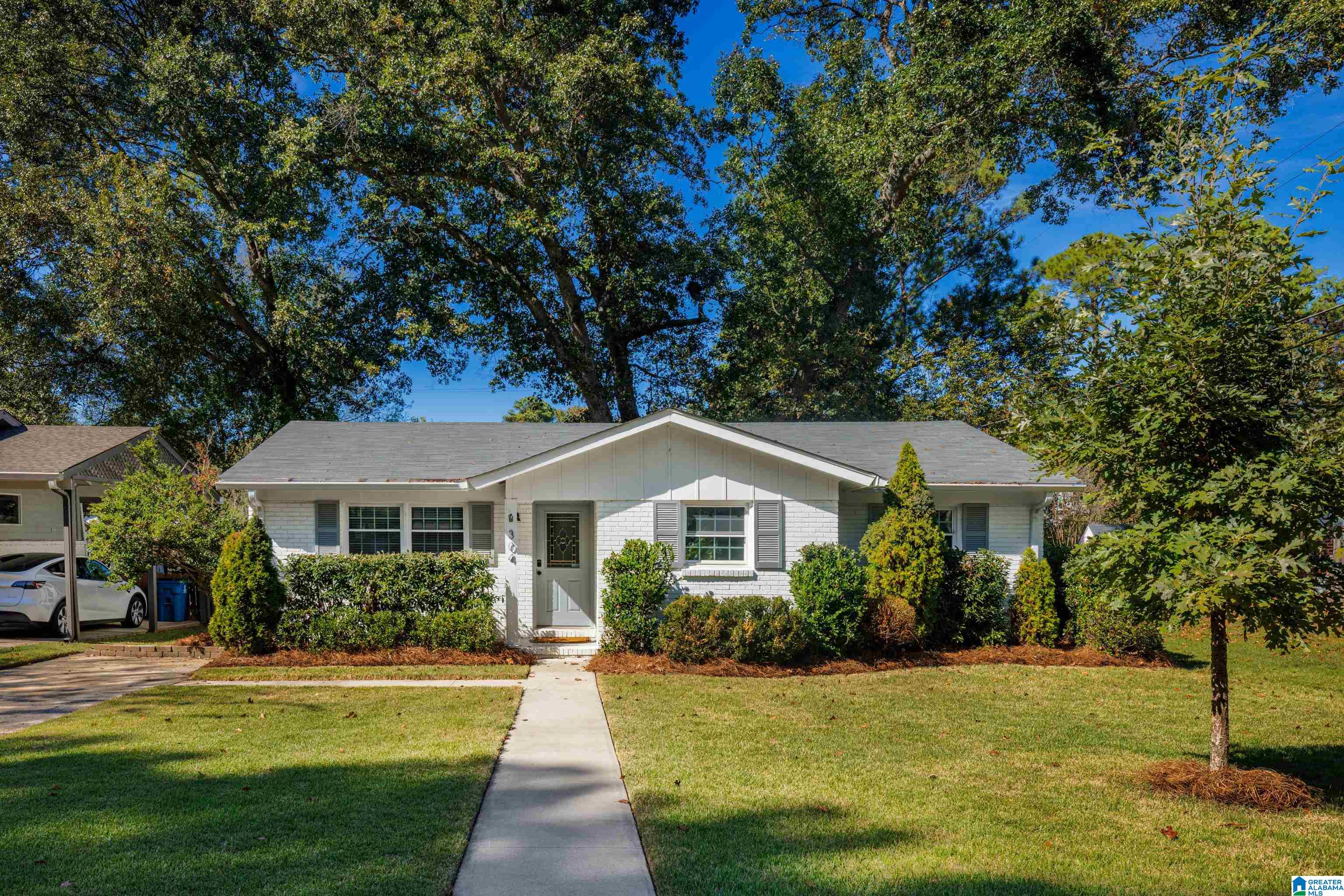 304 Willow Bend Road Birmingham, AL 35209 - Photo 1 of 38