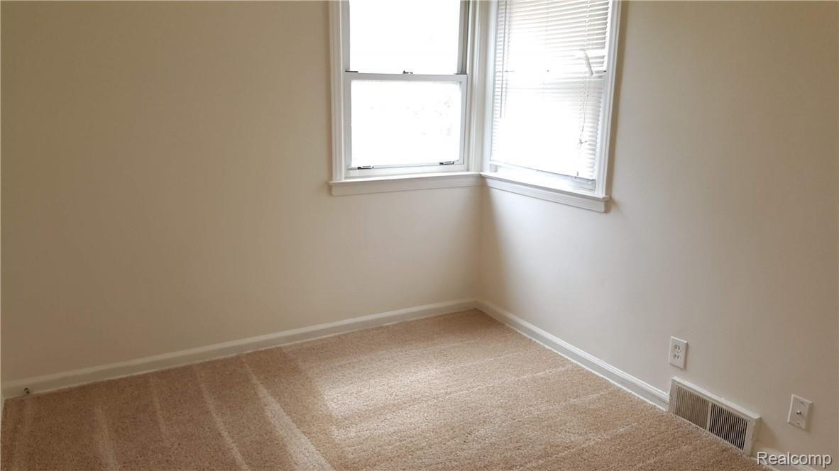 2238 Justine Street Inkster, MI 48141 - Photo 15 of 18 20190407_145712.jpg