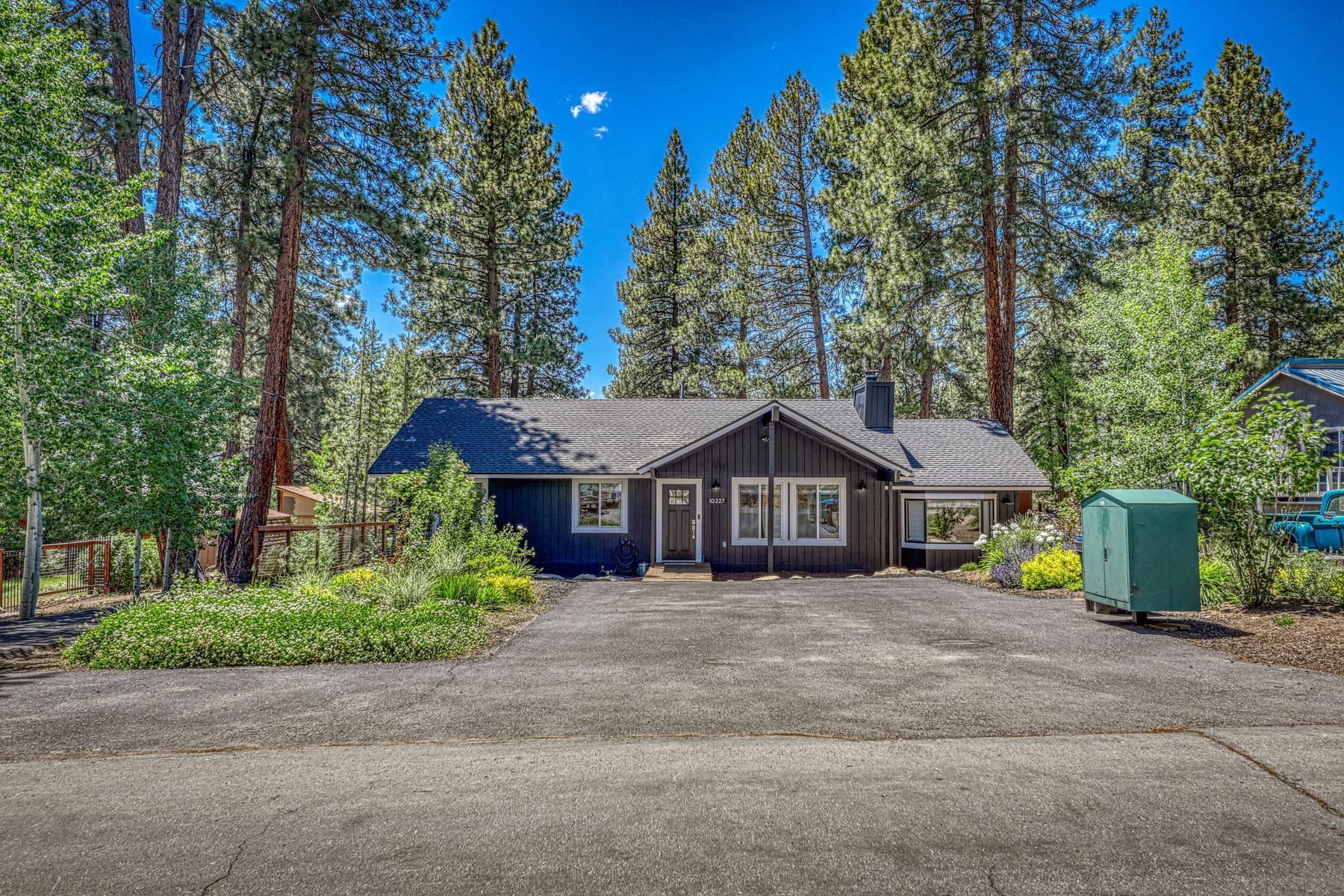 10227 Laburnham Circle Truckee, CA 96161 - Photo 4 of 28