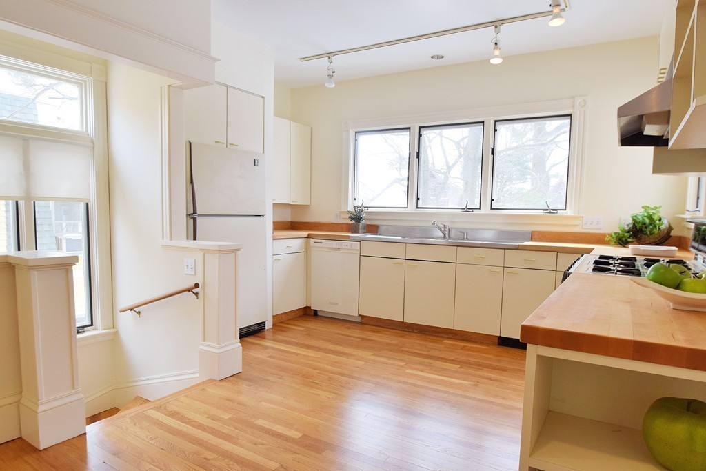 48 Robeson Street, Unit 2 Boston, MA 02130 - Photo 9 of 30 Gallery Image 9