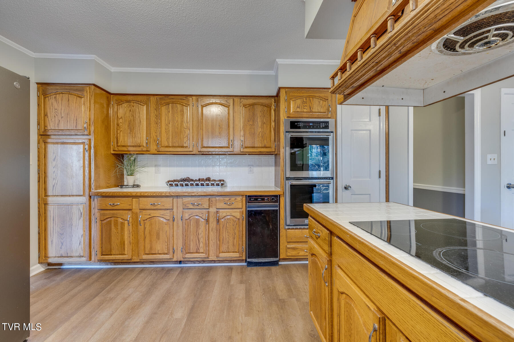 21446 Plantation Road Bristol, VA 24202 - Photo 16 of 57 016