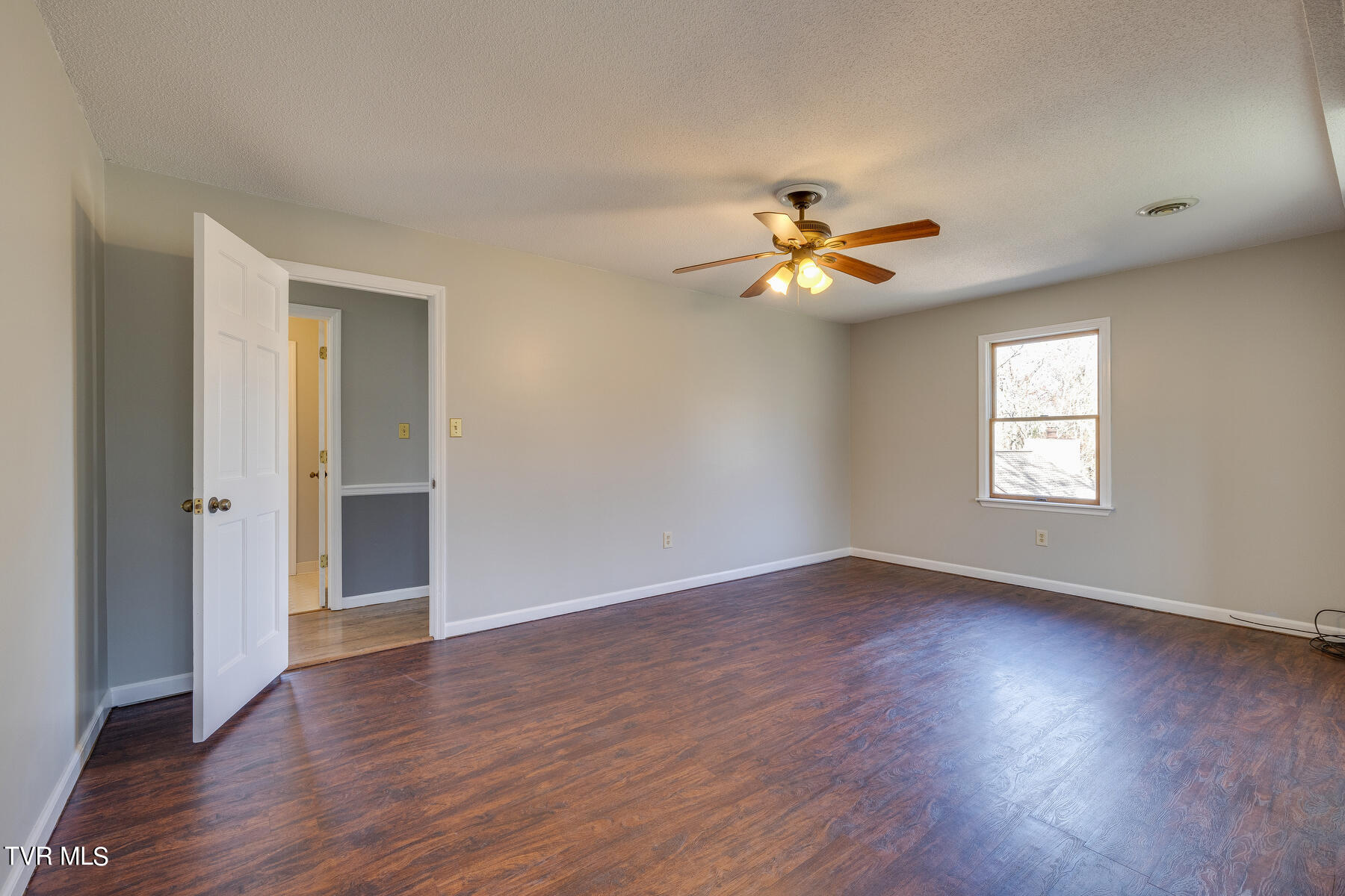 21446 Plantation Road Bristol, VA 24202 - Photo 25 of 57 025