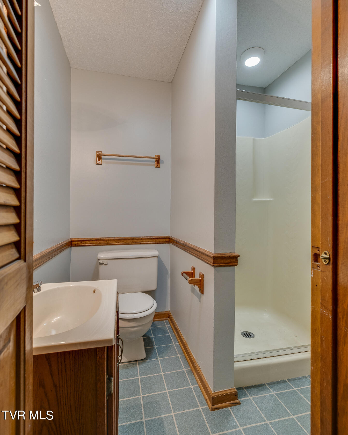 21446 Plantation Road Bristol, VA 24202 - Photo 46 of 57 049