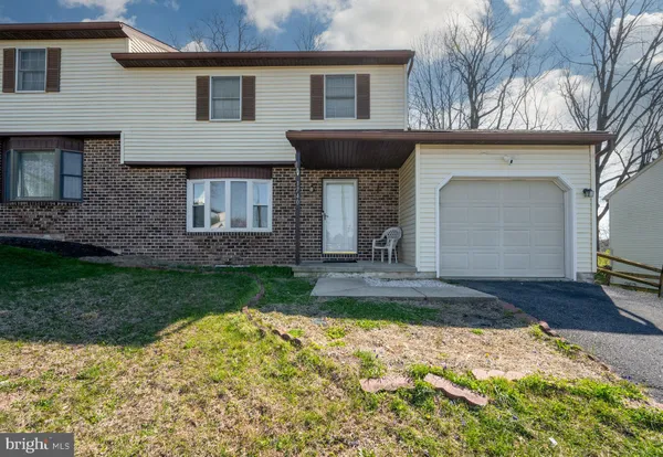 $299,000 | 1740 Acorn Drive, Reading, PA 19608