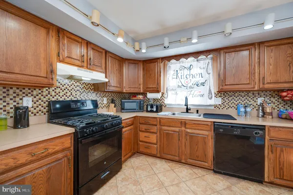 $299,000 | 1740 Acorn Drive, Reading, PA 19608