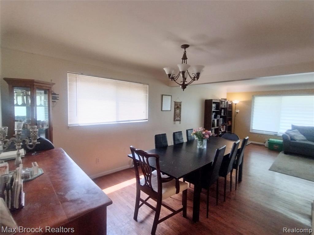 25210 Ridge Cliff Drive Southfield, MI 48075 - Photo 4 of 26