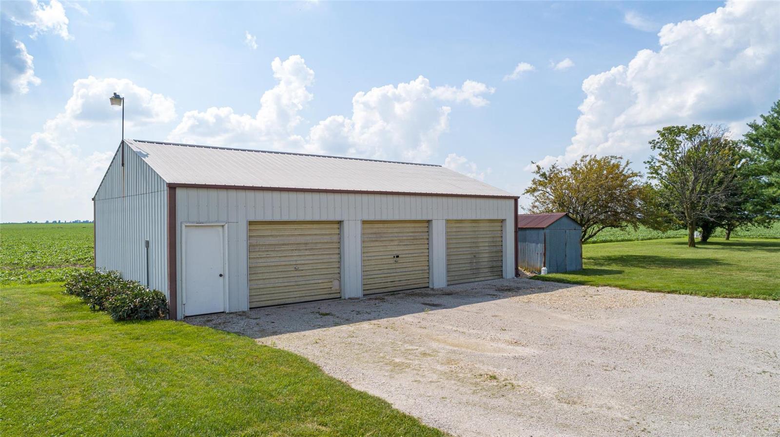 22209 East 5th Road Raymond, IL 62560 - Photo 3 of 34 Gallery Image 3