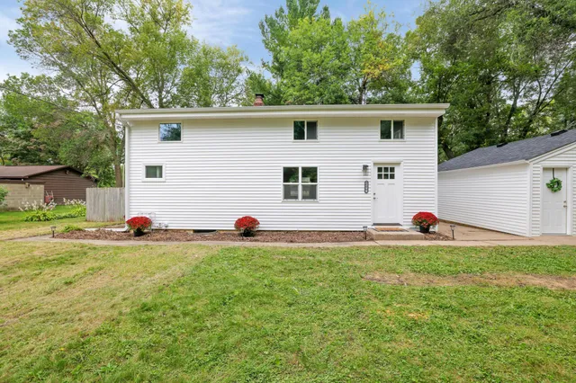 $380,000 | 6690 Nez Perce Drive, Chanhassen, MN 55317