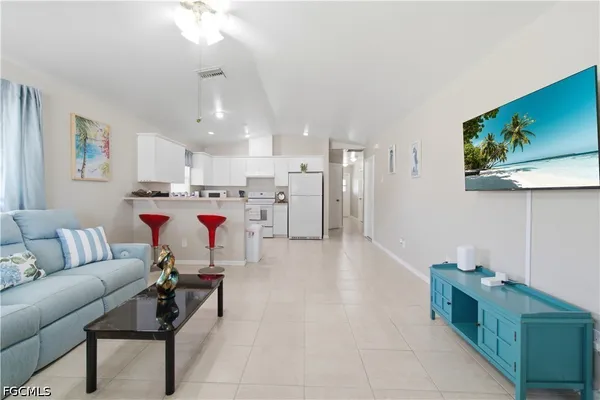 $1,700 | 1712 Southwest Santa Barbara Place, Cape Coral, FL 33991