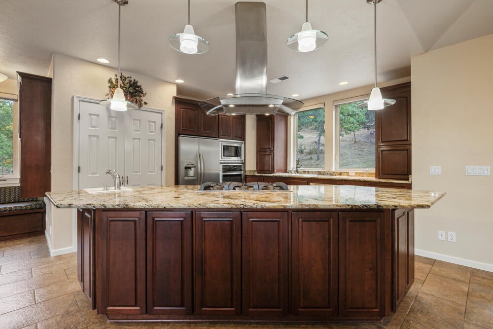 6734 Cooper's Hawk Road Klamath Falls, OR 97601 - Photo 12 of 80 6734CoopersHawkRd.-37