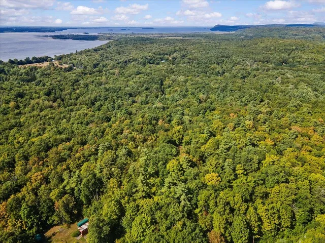 $179,900 | 514 Red Rock Road, Colchester, VT 05446