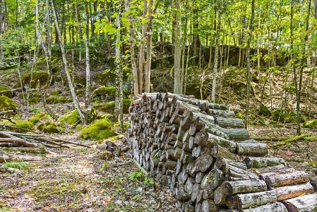 $179,900 | 514 Red Rock Road, Colchester, VT 05446