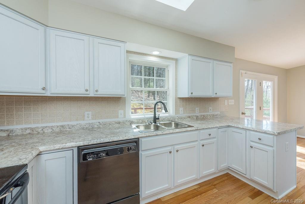 237 Church Road Fairview, NC 28730 - Photo 9 of 39 Gallery Image 9