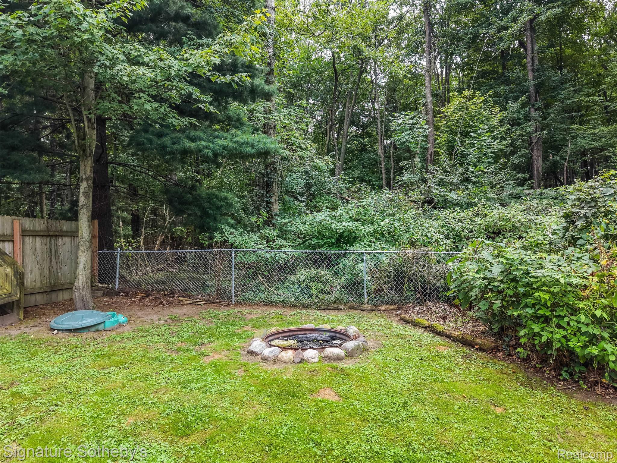 4137 West Allen Road Howell, MI 48855 - Photo 31 of 37 DJI_20260821094703_0455_D.jpg