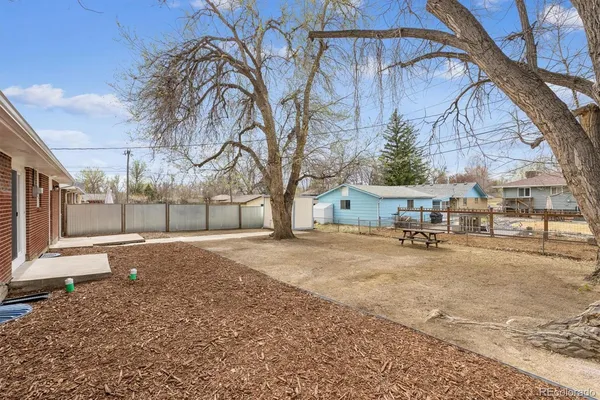 a street view with residential house