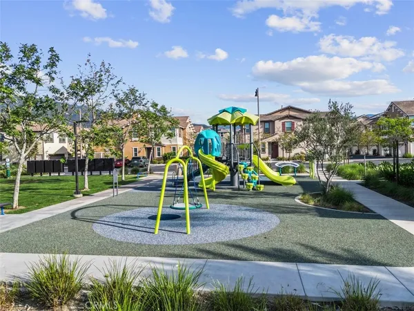 $529,000 | 16502 Casa Grande Avenue, Unit 516, Fontana, CA 92336