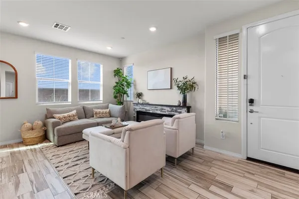 $529,000 | 16502 Casa Grande Avenue, Unit 516, Fontana, CA 92336