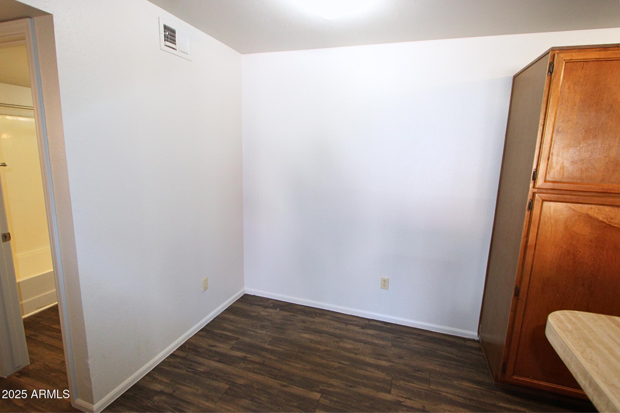 623 West Guadalupe Road, Unit 261 Mesa, AZ 85210 - Photo 4 of 24 a view of an empty room