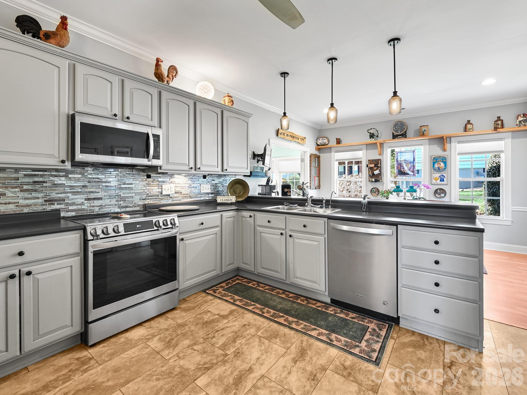 653 High Quarry Road Hendersonville, NC 28791 - Photo 11 of 43