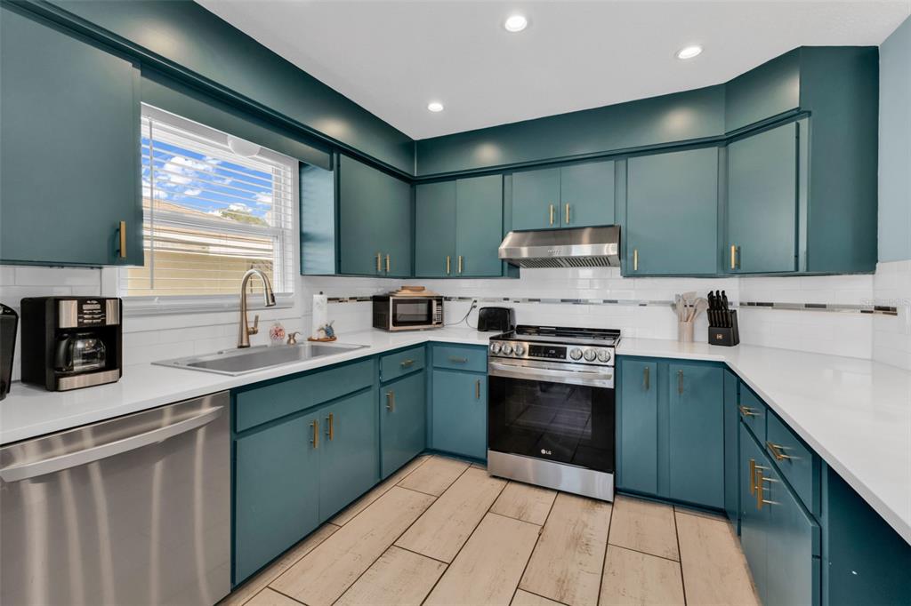 312 Bayshore Road Nokomis, FL 34275 - Photo 47 of 86