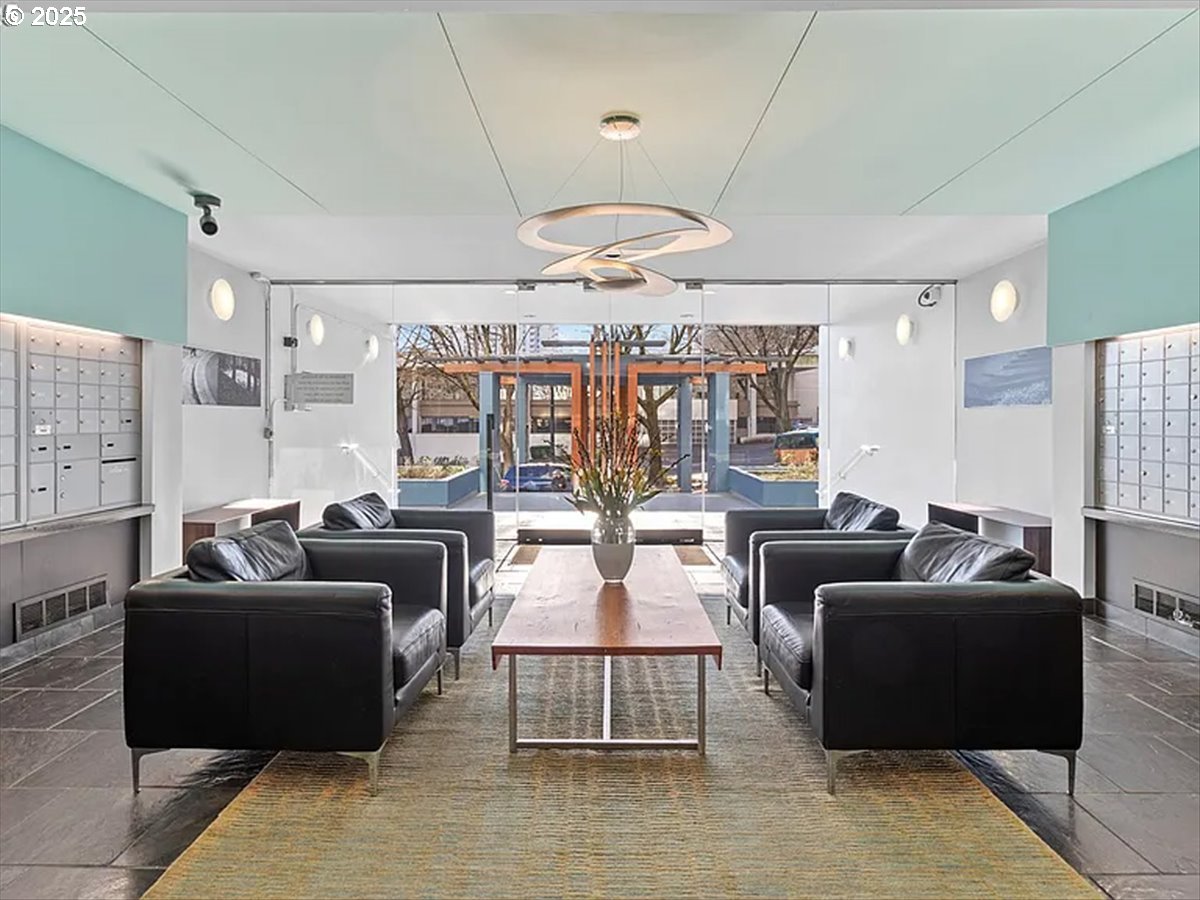 111 Southwest Harrison Street, Unit 4F Portland, OR 97201 - Photo 3 of 37 Lobby
