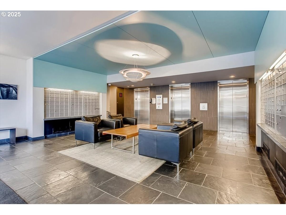 111 Southwest Harrison Street, Unit 4F Portland, OR 97201 - Photo 4 of 37 Lobby